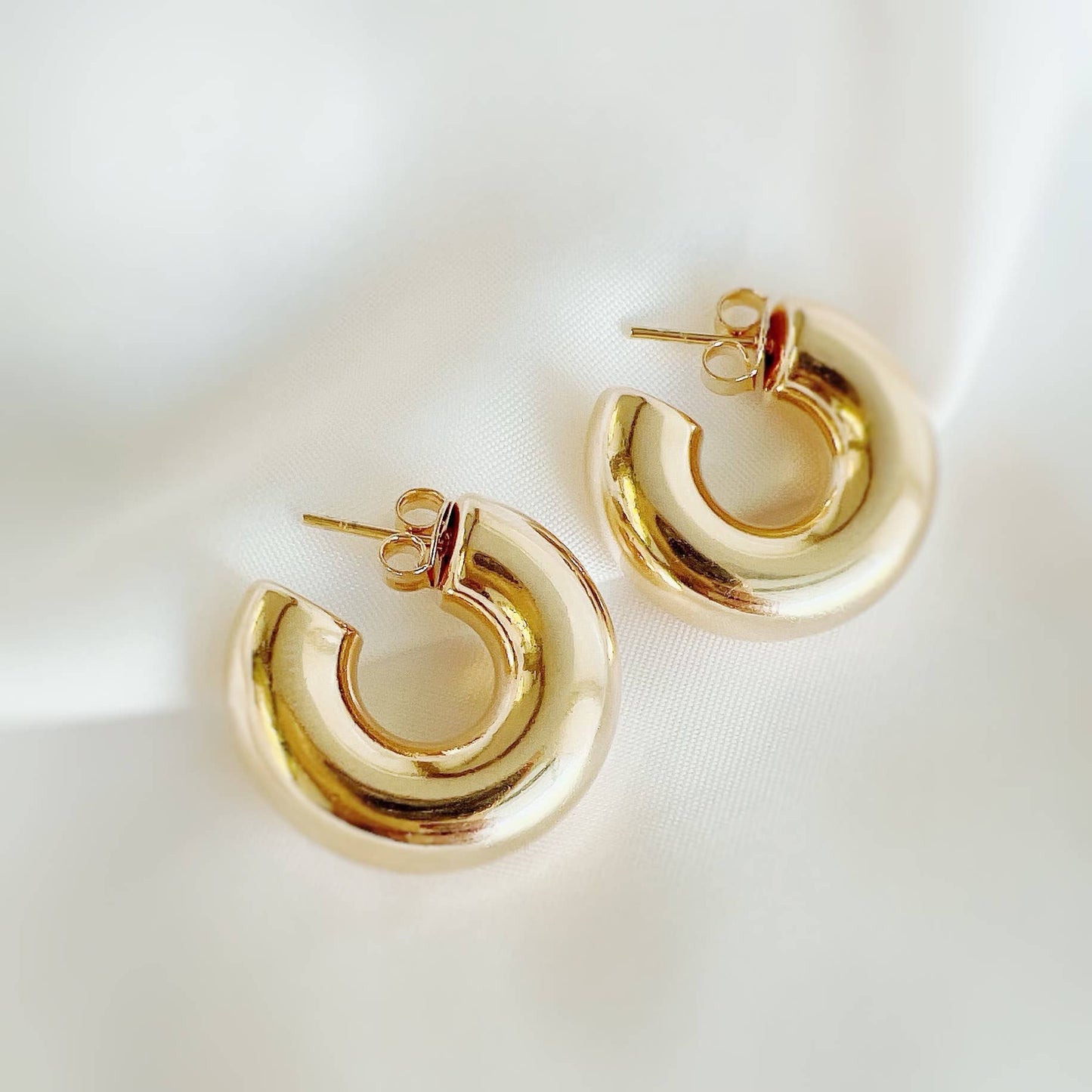 Lyla Chunky Tube Earrings